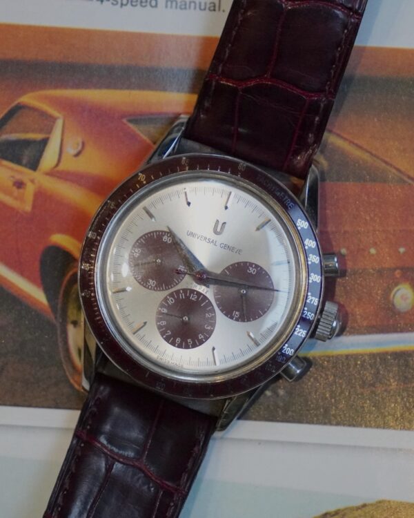 Universal Genève Chronographe Compax Burgundy Réf 884.485 full set